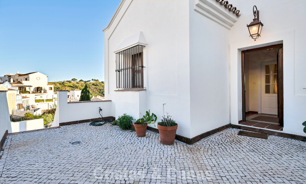 Spanish townhouse with sea views for sale in a quiet, gated community in the hills of Benahavis - Marbella 776249