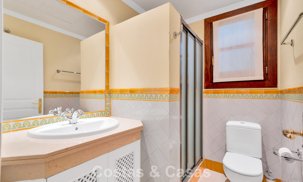 Spanish townhouse with sea views for sale in a quiet, gated community in the hills of Benahavis - Marbella 776251