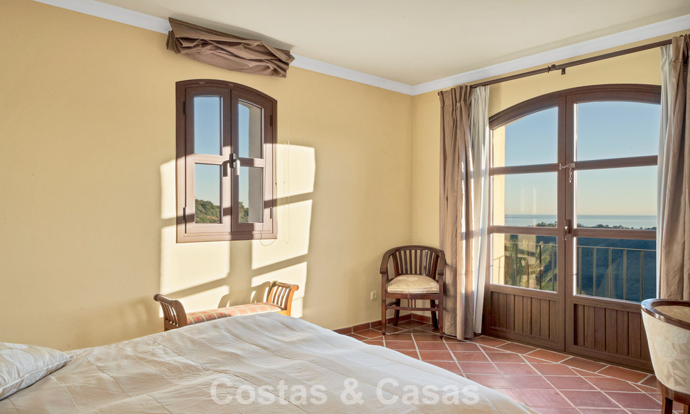 Spanish townhouse with sea views for sale in a quiet, gated community in the hills of Benahavis - Marbella 776254