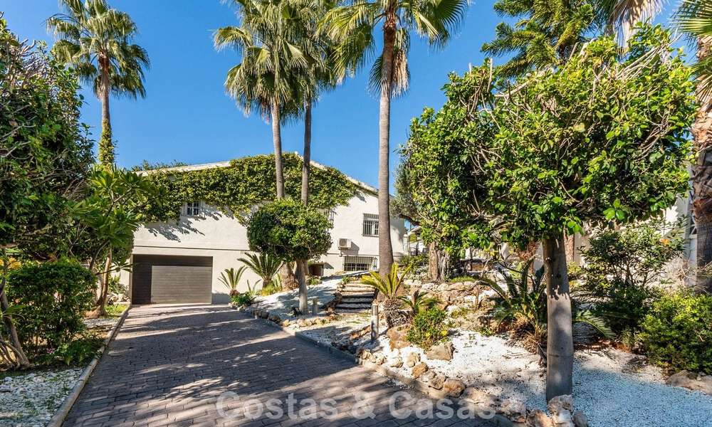 Move-in ready luxury villa with a modern Mediterranean style for sale in Nueva Andalucia’s Golf Valley, Marbella 776281