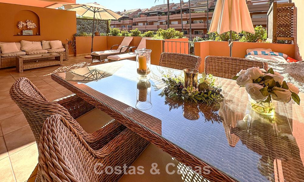 Beachside, ground floor apartment for sale within walking distance to the beach and Puerto Banus, Marbella 776360