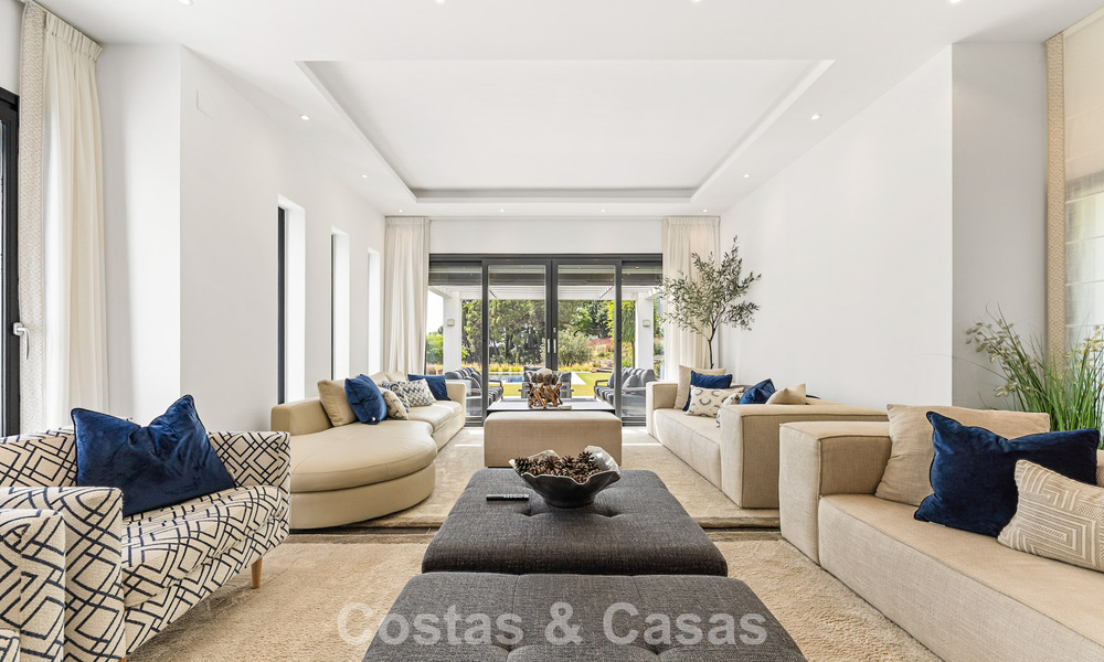Luxury Mediterranean style villa for sale in a gated community surrounded by nature in Marbella - Benahavis 805702