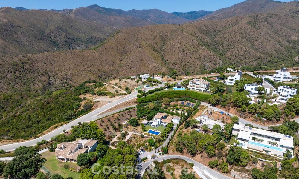 Luxury Mediterranean style villa for sale in a gated community surrounded by nature in Marbella - Benahavis 805706