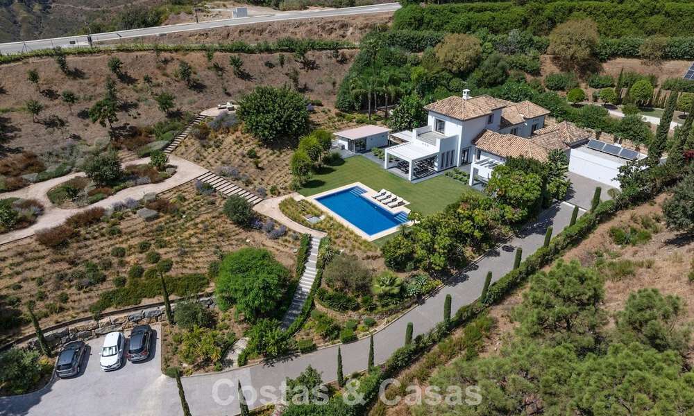 Luxury Mediterranean style villa for sale in a gated community surrounded by nature in Marbella - Benahavis 805709