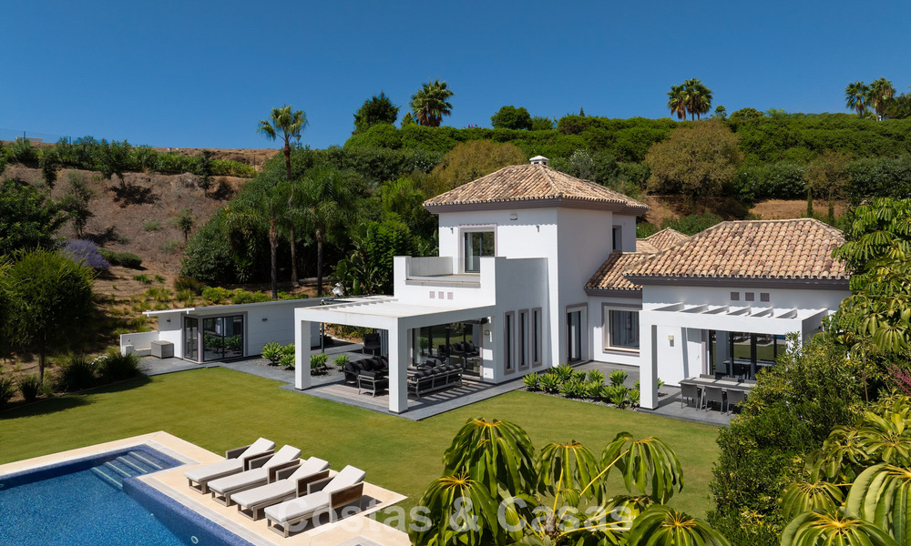 Luxury Mediterranean style villa for sale in a gated community surrounded by nature in Marbella - Benahavis 805727