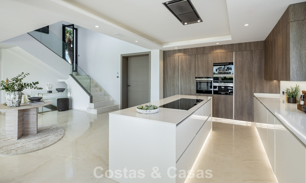 Contemporary luxury villa for sale, in an exclusive, gated community on Marbella’s prestigious Golden Mile 776673