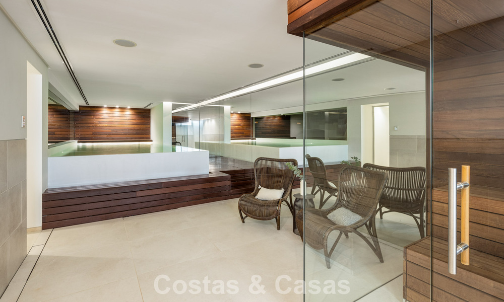 Contemporary luxury villa for sale, in an exclusive, gated community on Marbella’s prestigious Golden Mile 776677