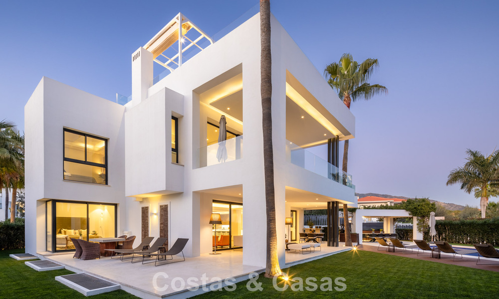 Contemporary luxury villa for sale, in an exclusive, gated community on Marbella’s prestigious Golden Mile 776685