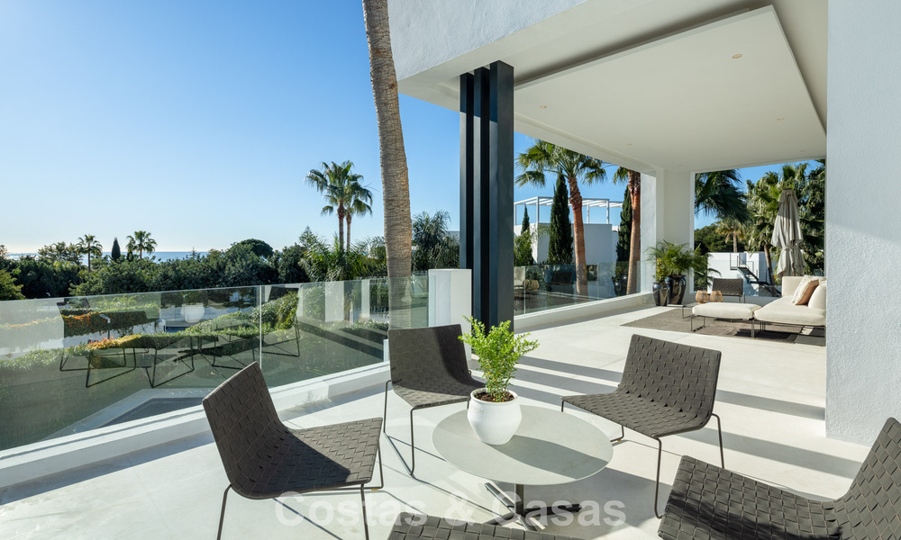 Contemporary luxury villa for sale, in an exclusive, gated community on Marbella’s prestigious Golden Mile 776697