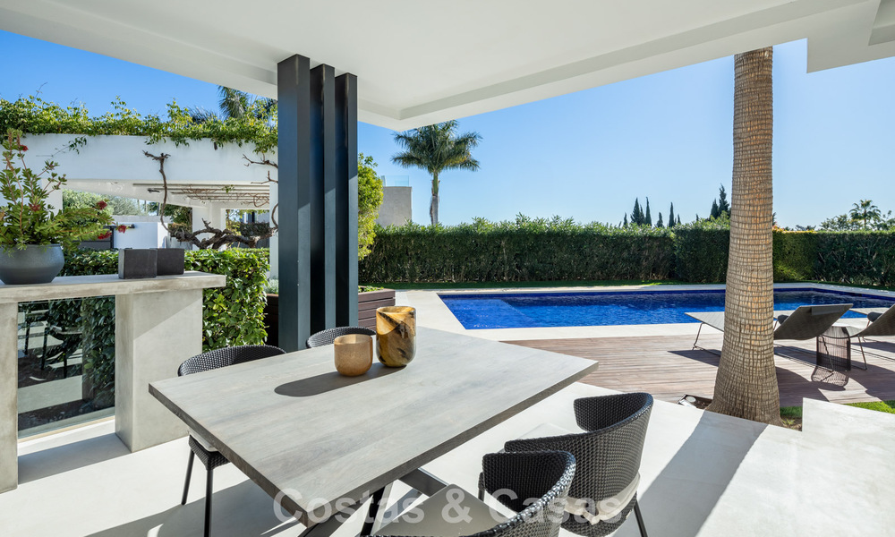 Contemporary luxury villa for sale, in an exclusive, gated community on Marbella’s prestigious Golden Mile 776702