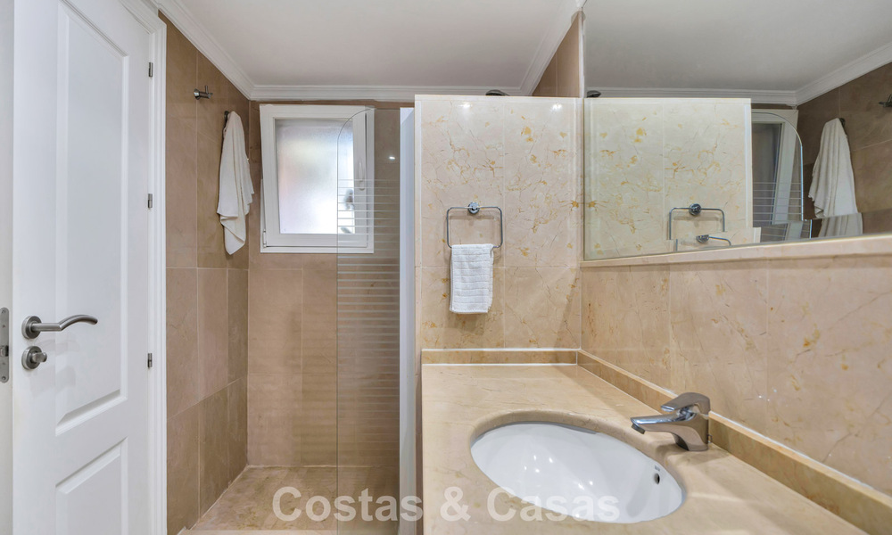 Luxurious ground floor apartment for sale, located on the New Golden Mile between Marbella and Estepona 776561