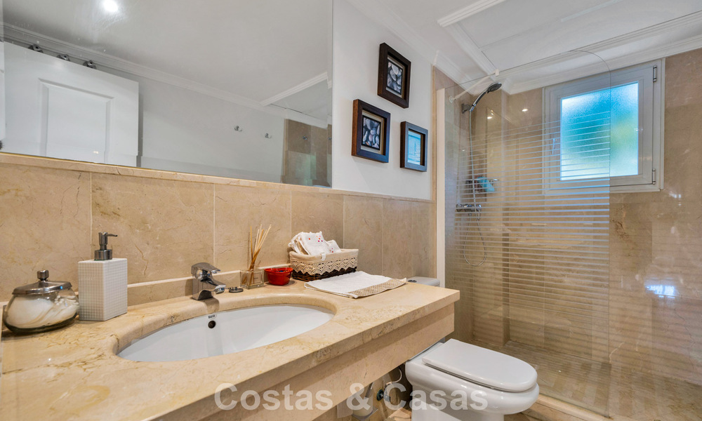 Luxurious ground floor apartment for sale, located on the New Golden Mile between Marbella and Estepona 776570