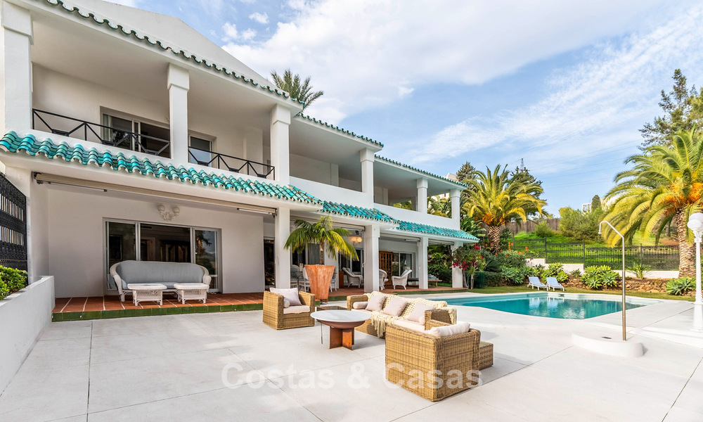Charming townhouse with private pool for sale, in a sought after golf enclave of La Quinta, Marbella – Benahavis 776633
