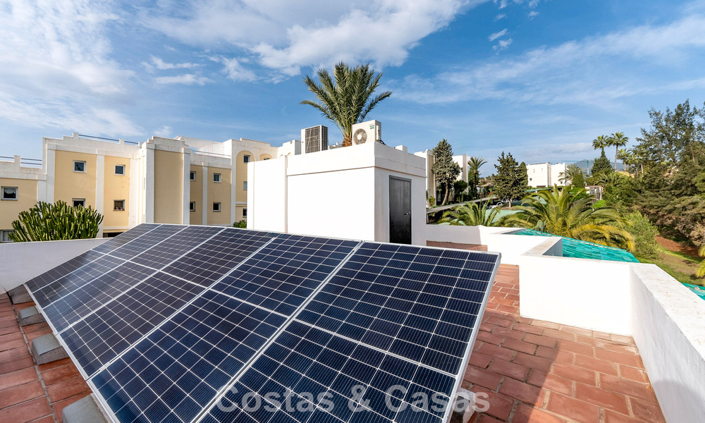 Charming townhouse with private pool for sale, in a sought after golf enclave of La Quinta, Marbella – Benahavis 776642