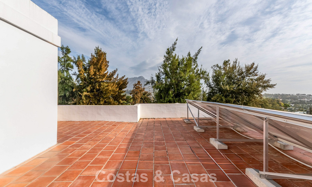 Charming townhouse with private pool for sale, in a sought after golf enclave of La Quinta, Marbella – Benahavis 776643