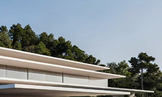Spectacular masterpiece with futuristic design for sale, in a 24/7 gated community in Sotogrande, Costa del Sol 776670 