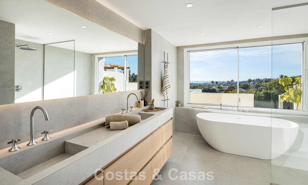 Luxurious renovated penthouse with panoramic sea views for sale in Nueva Andalucia, Marbella 776785