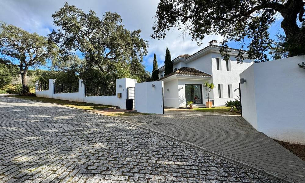 Fantastic luxury villa for sale surrounded by nature in the exclusive community of Valderrama in Sotogrande, Costa del Sol 776728