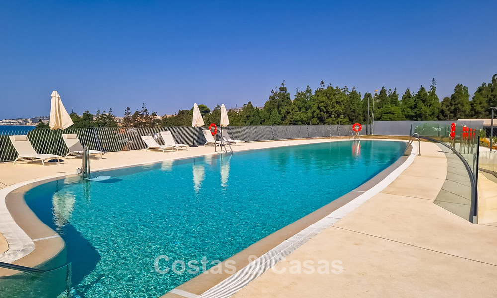 Modern, semi-detached villa with sea views for sale in a luxury resort in Mijas Costa, Costa del Sol 776812