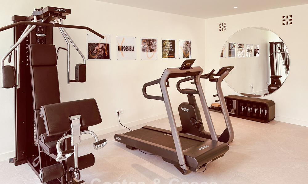 Renovated modern luxury villa for sale in a prestigious residential area in Marbella East 777034