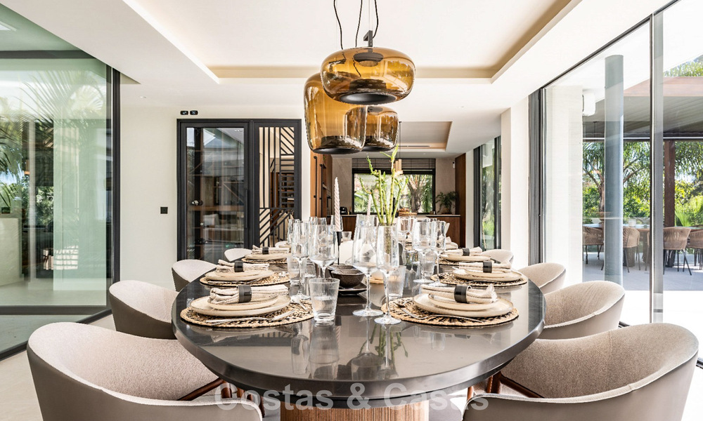 Renovated modern luxury villa for sale in a prestigious residential area in Marbella East 777043