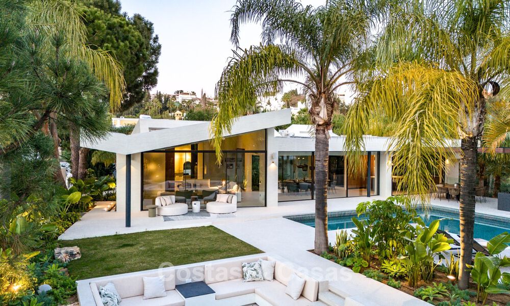 Renovated modern luxury villa for sale in a prestigious residential area in Marbella East 777044