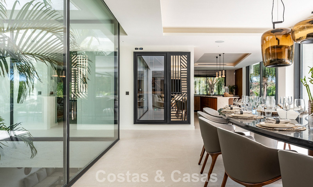 Renovated modern luxury villa for sale in a prestigious residential area in Marbella East 777046