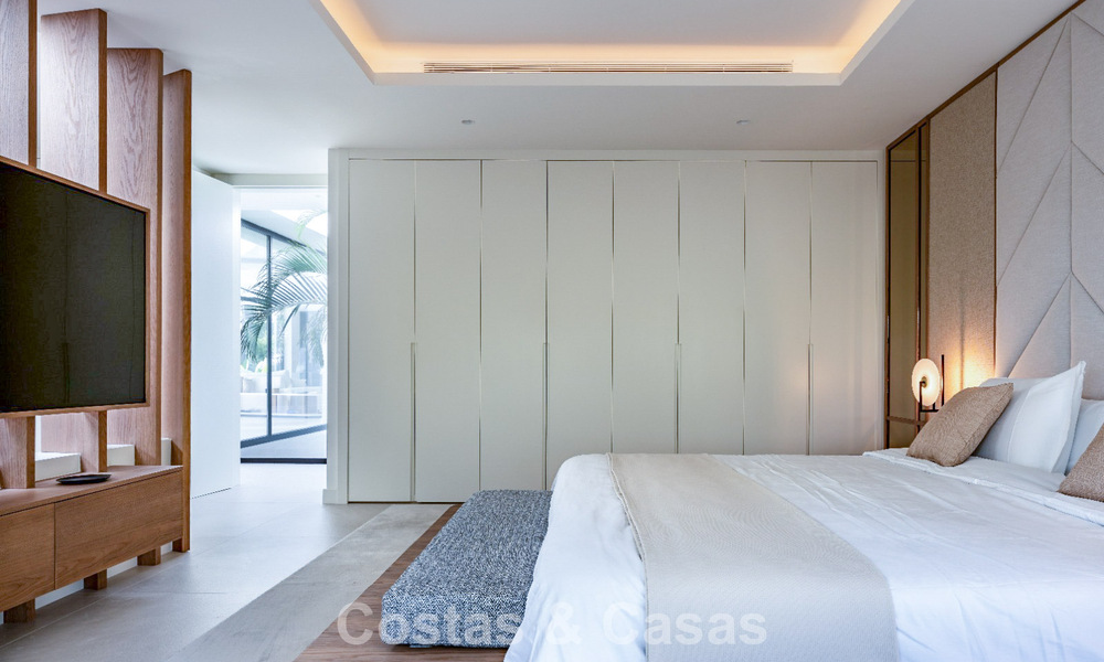 Renovated modern luxury villa for sale in a prestigious residential area in Marbella East 777048