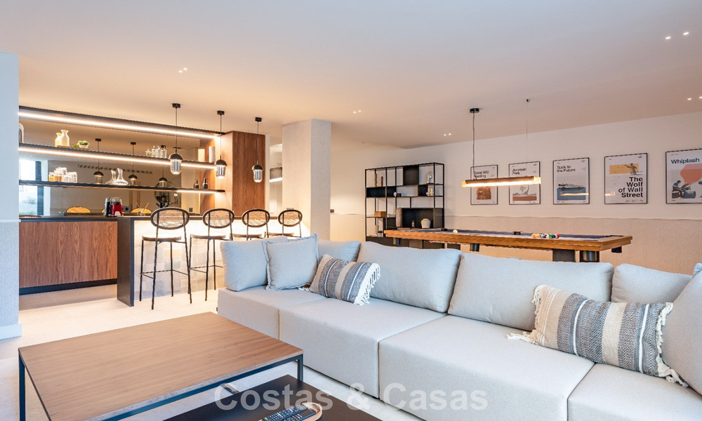 Renovated modern luxury villa for sale in a prestigious residential area in Marbella East 777049