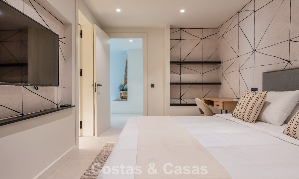 Renovated modern luxury villa for sale in a prestigious residential area in Marbella East 777051