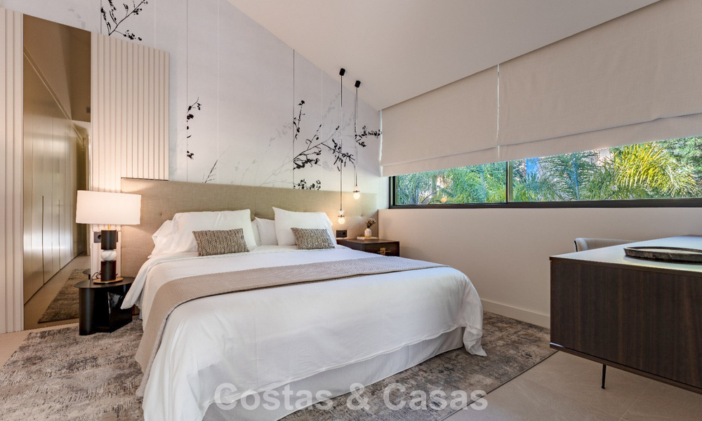 Renovated modern luxury villa for sale in a prestigious residential area in Marbella East 777052