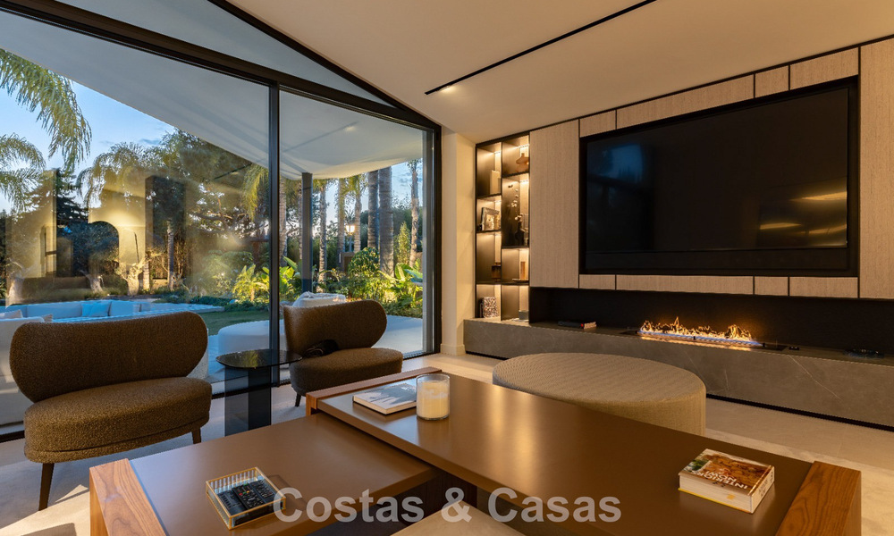 Renovated modern luxury villa for sale in a prestigious residential area in Marbella East 777053