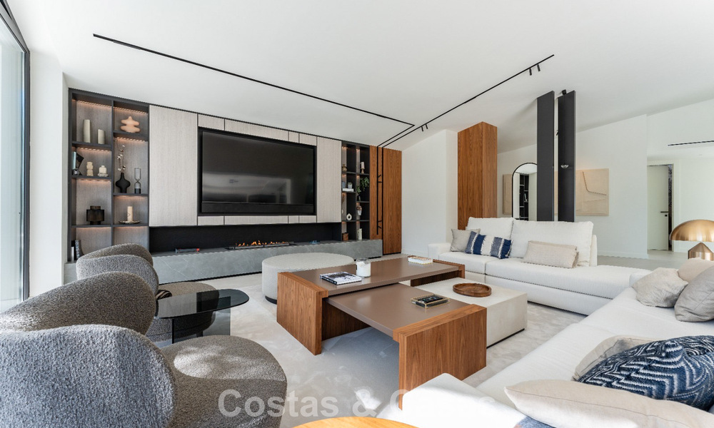 Renovated modern luxury villa for sale in a prestigious residential area in Marbella East 777055