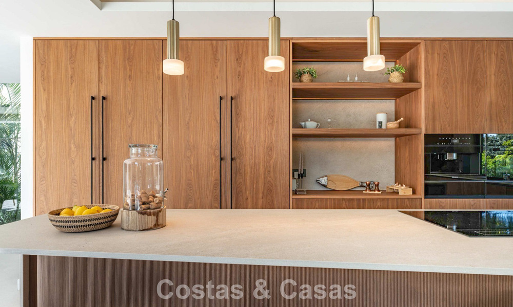 Renovated modern luxury villa for sale in a prestigious residential area in Marbella East 777062