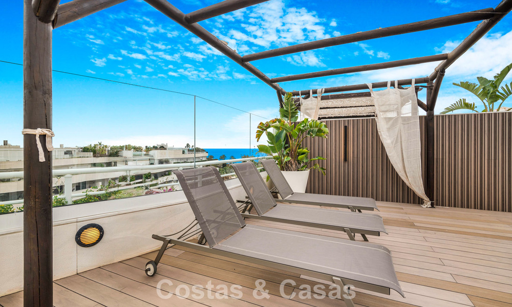Exclusive, spacious duplex penthouse for sale, with private pool and sea view, close to the beach in Puerto Banus, Marbella 776950