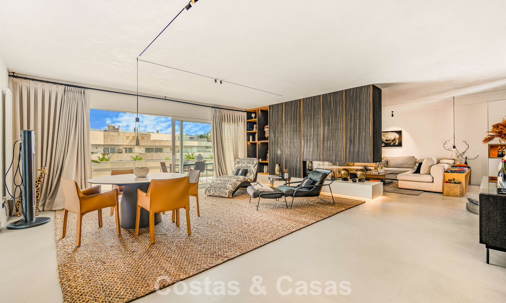 Exclusive, spacious duplex penthouse for sale, with private pool and sea view, close to the beach in Puerto Banus, Marbella 776952