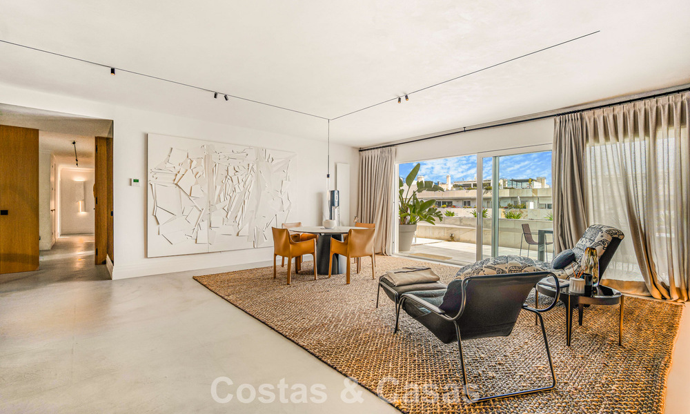 Exclusive, spacious duplex penthouse for sale, with private pool and sea view, close to the beach in Puerto Banus, Marbella 776953