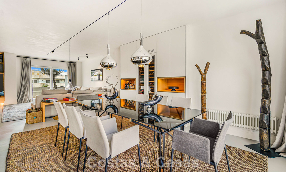 Exclusive, spacious duplex penthouse for sale, with private pool and sea view, close to the beach in Puerto Banus, Marbella 776958