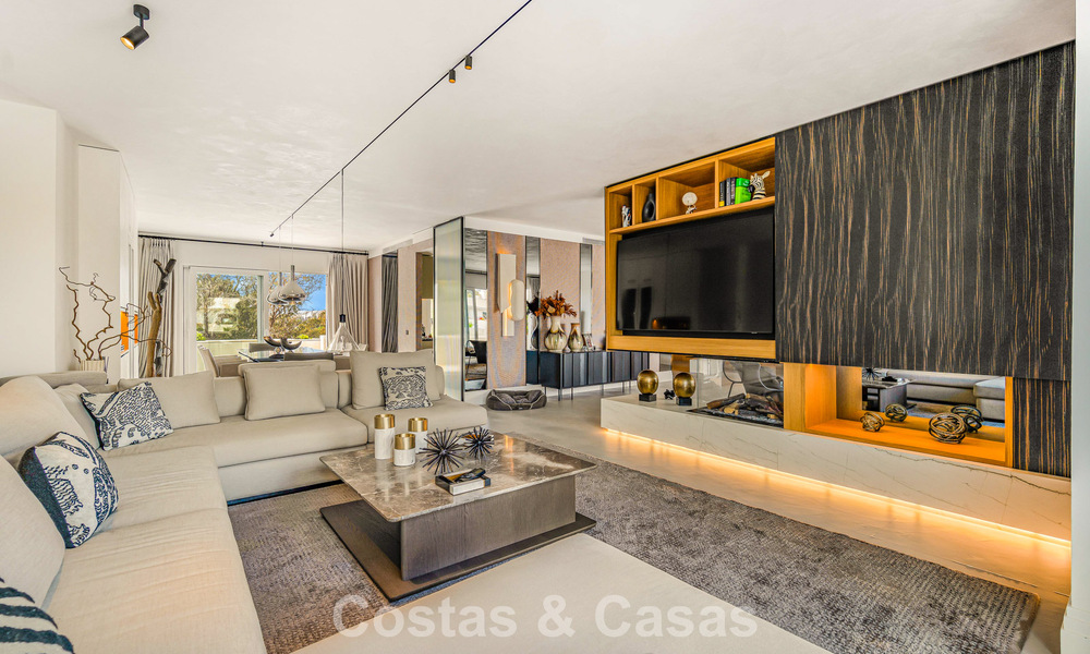 Exclusive, spacious duplex penthouse for sale, with private pool and sea view, close to the beach in Puerto Banus, Marbella 776960