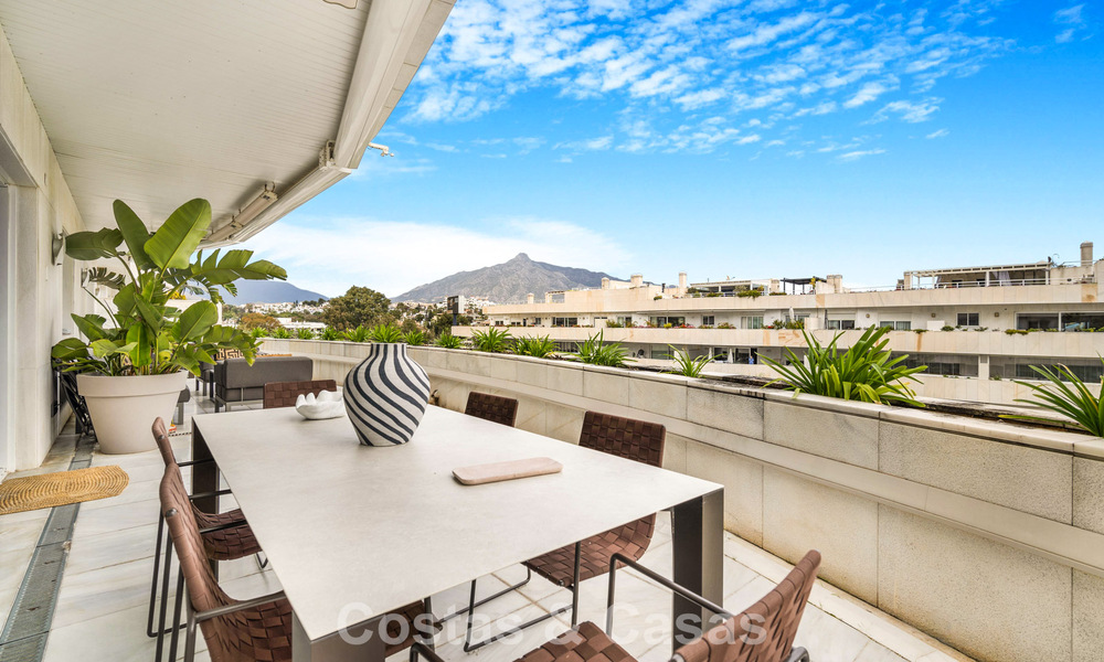 Exclusive, spacious duplex penthouse for sale, with private pool and sea view, close to the beach in Puerto Banus, Marbella 776980