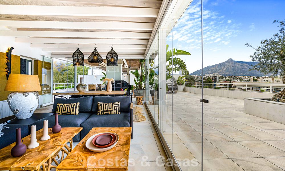 Exclusive, spacious duplex penthouse for sale, with private pool and sea view, close to the beach in Puerto Banus, Marbella 776983