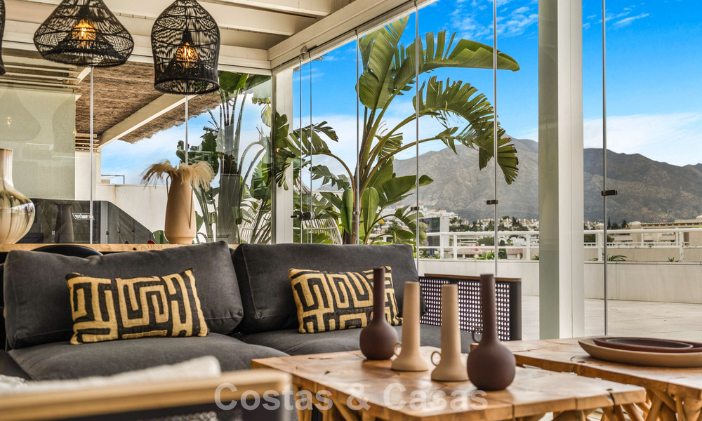 Exclusive, spacious duplex penthouse for sale, with private pool and sea view, close to the beach in Puerto Banus, Marbella 776984