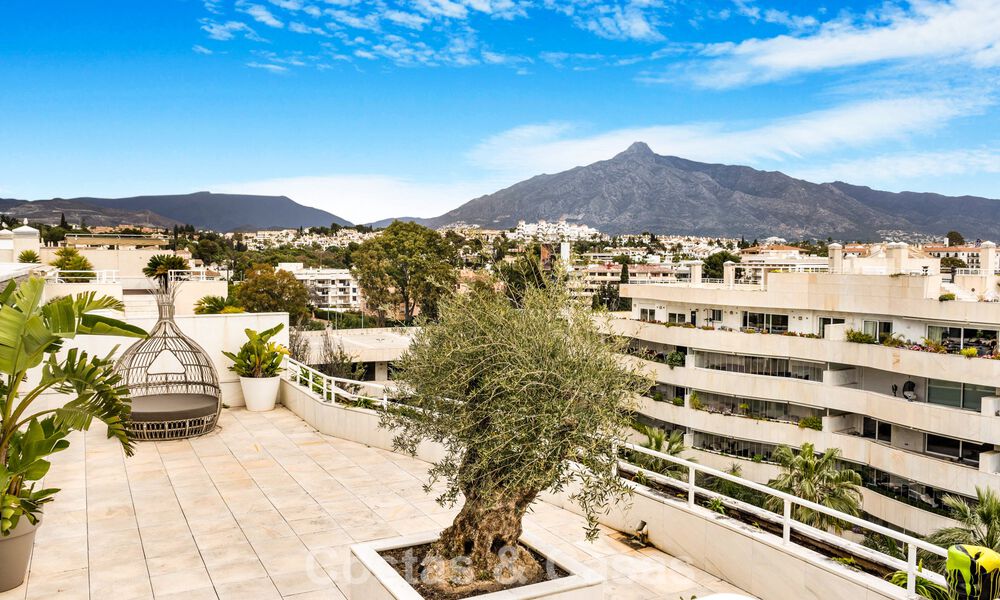Exclusive, spacious duplex penthouse for sale, with private pool and sea view, close to the beach in Puerto Banus, Marbella 776993