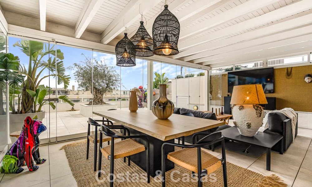 Exclusive, spacious duplex penthouse for sale, with private pool and sea view, close to the beach in Puerto Banus, Marbella 777002