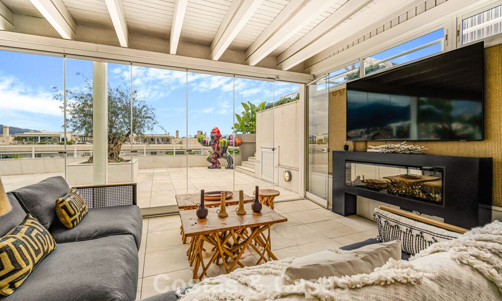 Exclusive, spacious duplex penthouse for sale, with private pool and sea view, close to the beach in Puerto Banus, Marbella 777005