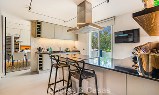 Exclusive, spacious duplex penthouse for sale, with private pool and sea view, close to the beach in Puerto Banus, Marbella 777006 
