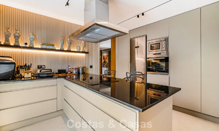 Exclusive, spacious duplex penthouse for sale, with private pool and sea view, close to the beach in Puerto Banus, Marbella 777007 