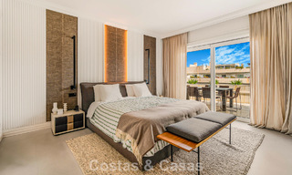 Exclusive, spacious duplex penthouse for sale, with private pool and sea view, close to the beach in Puerto Banus, Marbella 777011 
