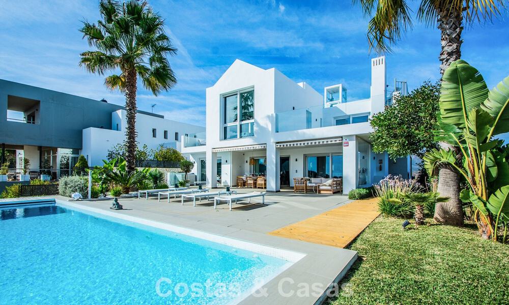 Contemporary Mediterranean luxury villa with panoramic mountain and sea views for sale in East Marbella 776841