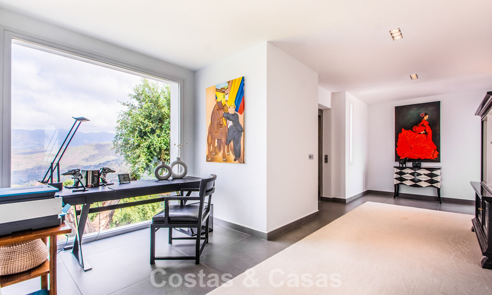 Contemporary Mediterranean luxury villa with panoramic mountain and sea views for sale in East Marbella 776853